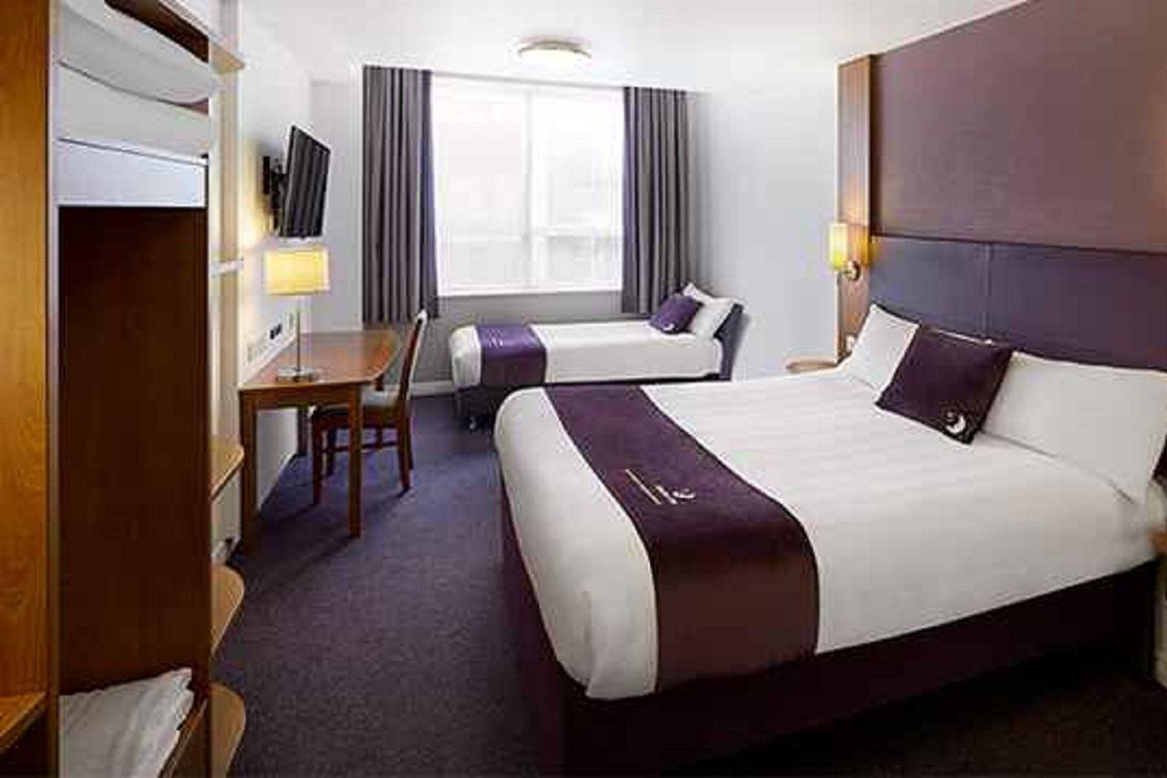 Premier Inn Belfast Titanic Quarter Exterior photo